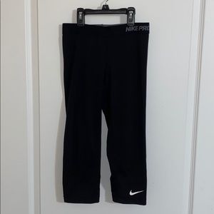 Cropped Black Nike Pro Leggings (S)